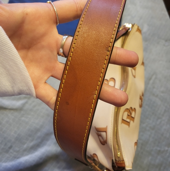 LiKE New ☆ Dooney & Bourke Large Shoulder Bag - Picture 2 of 11